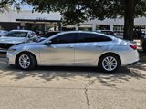 Used 2017 Chevrolet Malibu LT image 2