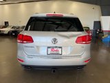 Used 2013 Volkswagen Touareg Sport image 6