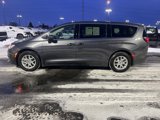 Used 2022 Chrysler Voyager LX image 4