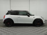 Used 2021 MINI Cooper 2-Door Hardtop w/ 6.5" Touchscreen Package image 4
