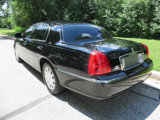 Used 2011 Lincoln Town Car Signature Limited image 3