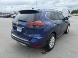 Used 2018 Nissan Rogue SV image 3