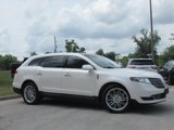 Used 2018 Lincoln MKT AWD image 3