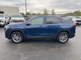 Used 2023 GMC Terrain SLT image 2