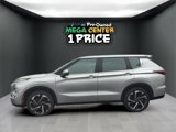 Used 2024 Mitsubishi Outlander SE image 2