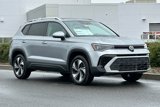 New 2025 Volkswagen Taos SE image 2