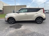 Used 2020 Kia Soul EX image 2