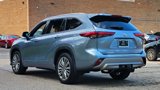 Used 2022 Toyota Highlander Platinum image 4