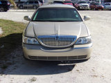 Used 2006 Lincoln Town Car Designer Series image 3