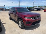 Used 2023 Jeep Grand Cherokee Laredo image 3