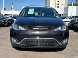 Used 2018 Chrysler Pacifica Limited image 5
