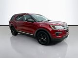 Used 2018 Ford Explorer XLT image 2