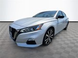 Used 2020 Nissan Altima 2.5 SR w/ Premium Package image 3