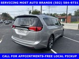 Used 2017 Chrysler Pacifica Limited image 5