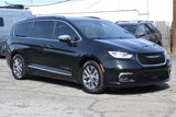 Used 2021 Chrysler Pacifica Pinnacle image 2