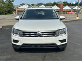 Used 2020 Volkswagen Tiguan SE w/ Panoramic Sunroof Package image 2