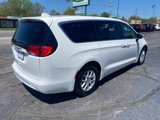 Used 2017 Chrysler Pacifica Touring image 5