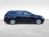 Used 2018 Volkswagen Golf SE image 2