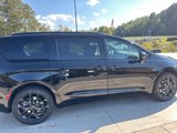 New 2025 Chrysler Pacifica Limited image 4
