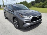 Used 2020 Toyota Highlander XLE image 2