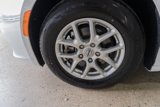 Used 2022 Chrysler Pacifica Touring-L image 4