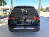 Used 2024 Volkswagen Tiguan SE w/ Panoramic Sunroof Package image 5