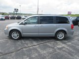 Used 2016 Dodge Grand Caravan SXT image 2