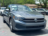 Used 2024 Volkswagen Jetta SE w/ Panoramic Sunroof Package image 2