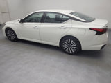 Used 2023 Nissan Altima 2.5 SV image 3