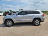 Used 2020 Jeep Grand Cherokee Laredo image 4