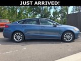 Used 2019 Ford Fusion SE image 2