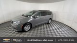 Used 2022 Chrysler Pacifica Touring-L image 4