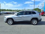 Used 2019 Jeep Cherokee Latitude w/ Popular Appearance Group image 2