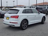 Used 2020 Audi Q5 e Prestige w/ Prestige Package image 2