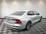 Used 2022 Volvo S60 B5 Momentum w/ Premium Package image 3