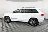 Used 2017 Jeep Grand Cherokee Overland image 2