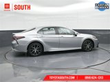 Used 2022 Toyota Camry SE image 3
