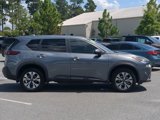 Used 2023 Nissan Rogue SV image 3