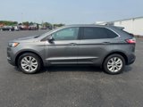 Used 2022 Ford Edge Titanium image 2