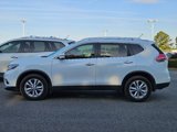 Used 2016 Nissan Rogue SV w/ SV Premium Package image 3