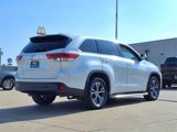 Used 2017 Toyota Highlander LE image 4