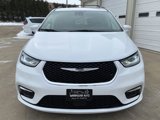 Used 2022 Chrysler Pacifica Touring-L image 3