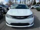 Used 2017 Chrysler Pacifica Touring-L image 3