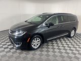 Used 2020 Chrysler Pacifica Touring-L image 3