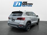Used 2022 Volkswagen Taos SE image 3