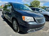 Used 2014 Chrysler Town & Country Touring-L w/ Driver Convenience Group image 3