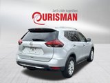 Used 2019 Nissan Rogue SV image 2