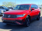 Certified 2022 Volkswagen Tiguan SE image 2