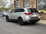 Used 2020 Mitsubishi Outlander LE image 3