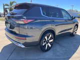 New 2025 Mitsubishi Outlander SE image 3